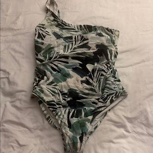 One-Shoulder Green Tropical Print One-Piece Swimsuit